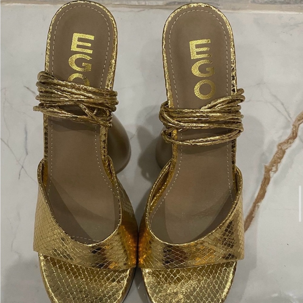 Gold Platform Heels Sizes 6 and 7